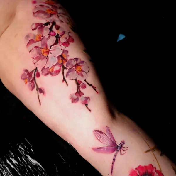 Feminine tattoo by Diana Ivashkevich in Bautzen