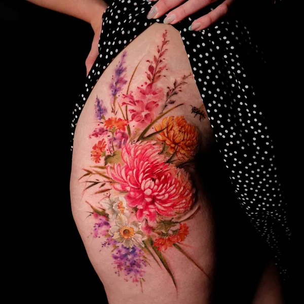 Feminine tattoo by Diana Ivashkevich in Bautzen