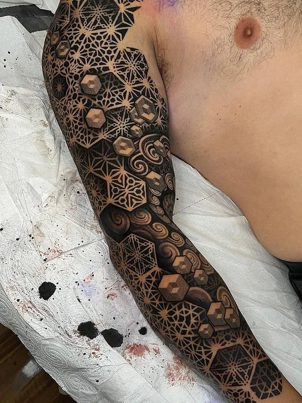 male black and grey geometric татуировка на full sleeve #72718 | Тату мастер Eric Stricker