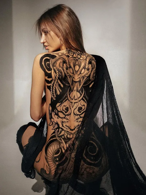 female black and grey blackwork Tatuagem em full back #46322 | Tatuador Дмитрий Носов