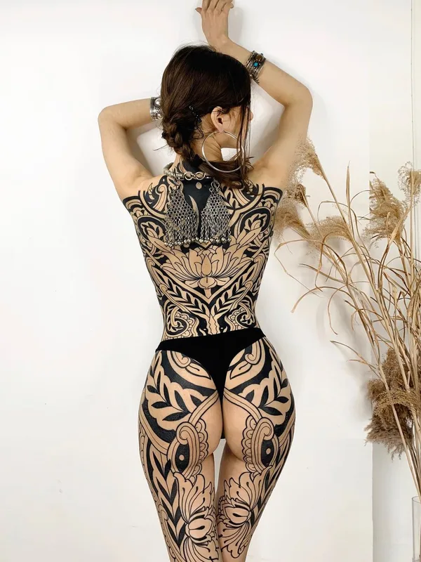 female black blackwork Tatuagem em full body #46314 | Tatuador Дмитрий Носов