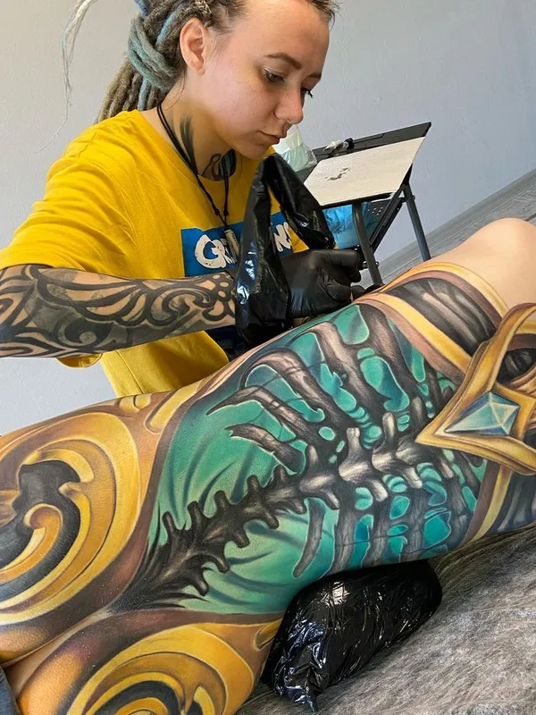 female color biomechanical татуировка на full back #46341 | Тату мастер Полина Ramona Ink