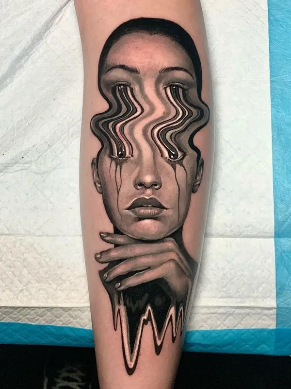 female black and grey realism tatouage sur calf #46380 | Artiste tatoueur Archie Bronson