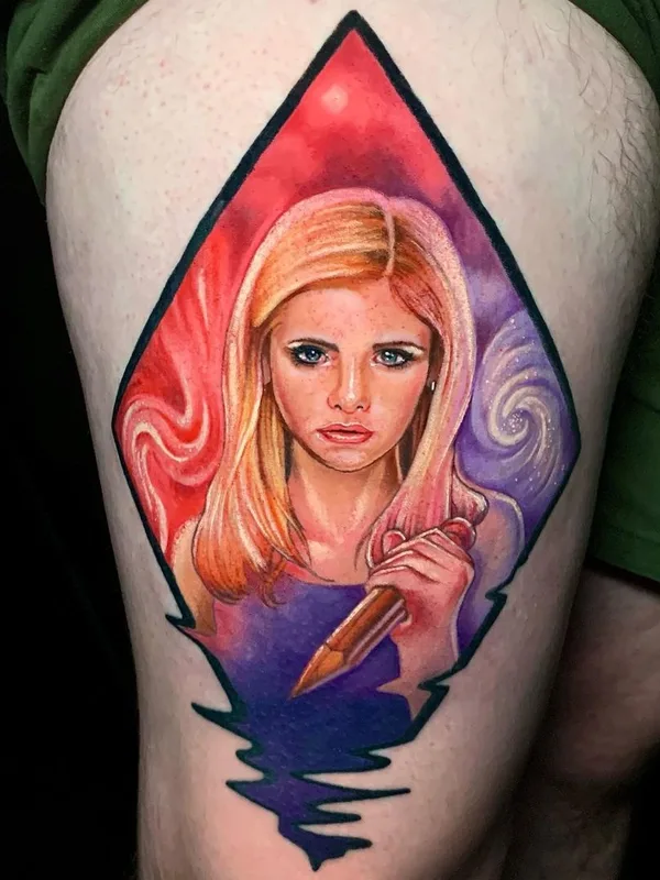 female color realism tatouage sur thigh #46372 | Artiste tatoueur Archie Bronson