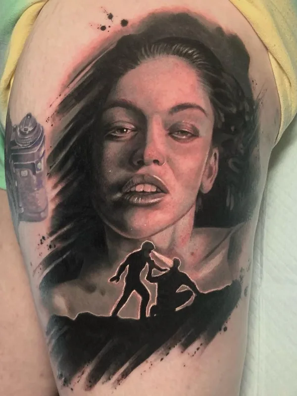 female black and grey realism tatouage sur thigh #46371 | Artiste tatoueur Archie Bronson