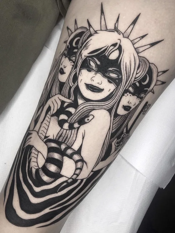 female black blackwork Tatuaggio su forearm #46395 | Tatuatore  Lil Annie