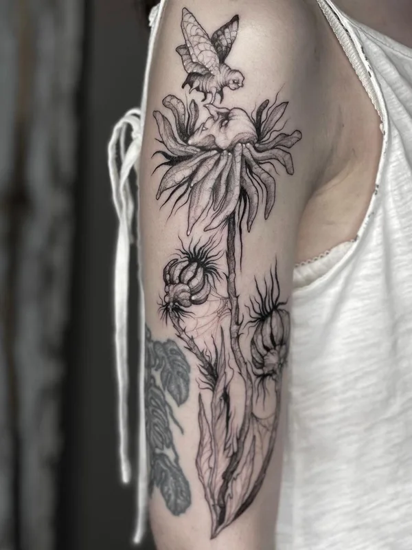 female black and grey blackwork 타투 부위 outer arm #46444 | 타투이스트 Лиза Могилкина