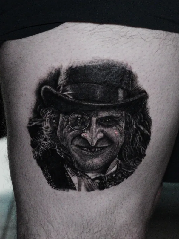 black and grey realism татуировка на thigh #60990 | Тату мастер Italo Romero