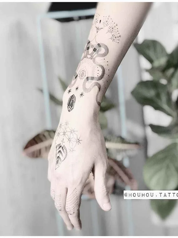 black and grey fineline Tatuaggio su forearm #19939 | Tatuatore Verônica Alves (Houhou)