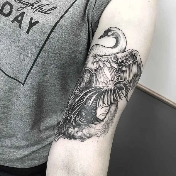 Linework tattoo by Sandra Cunha