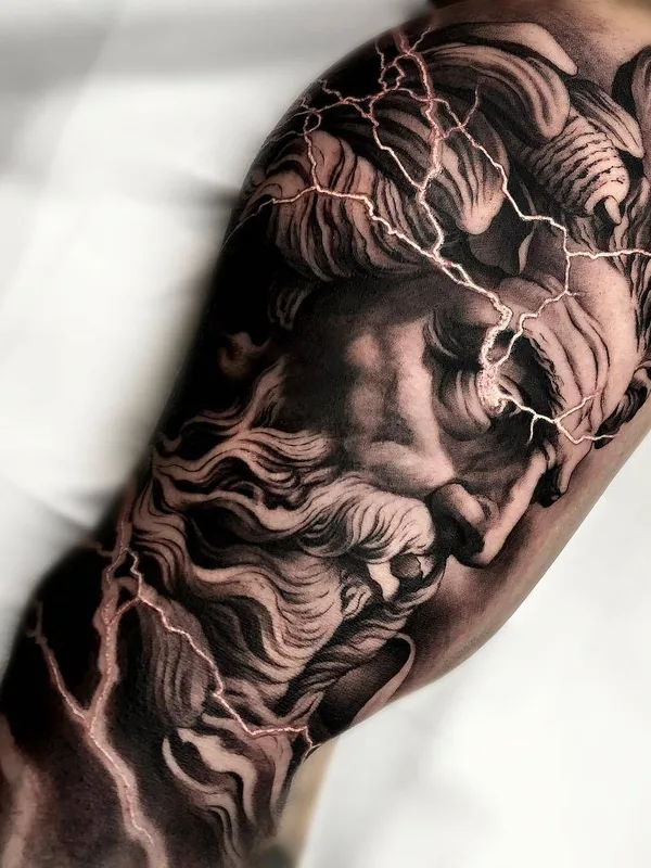 black and grey realism tatuaje en shoulder #26533 | Tatuador Matias Noble