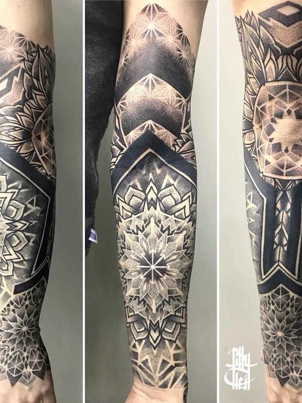 black and grey geometric tattoo auf full sleeve #19319 | Tätowierer Billy Heil