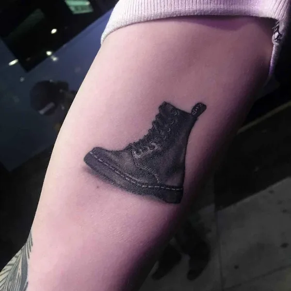 Авторская tattoo by Dan Smith