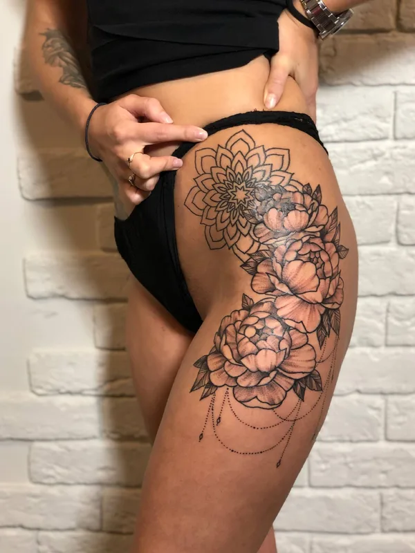 female black and grey ornamental татуировка на thigh #27200 | Тату мастер Kseniia Brykalova