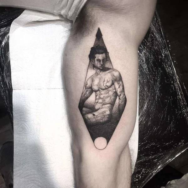 Abstract tattoo by Ronan Duarte in Rio de Janeiro