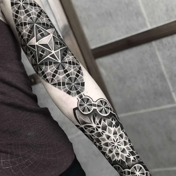 Dotwork tattoo by Caco Menegaz