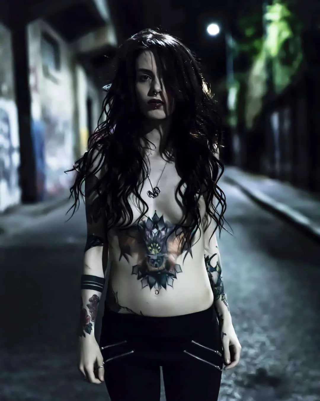 Татуированная модель TanyaBat. Альтернативная фотомодель из Италии. Фото татуировок. Девушка с тату