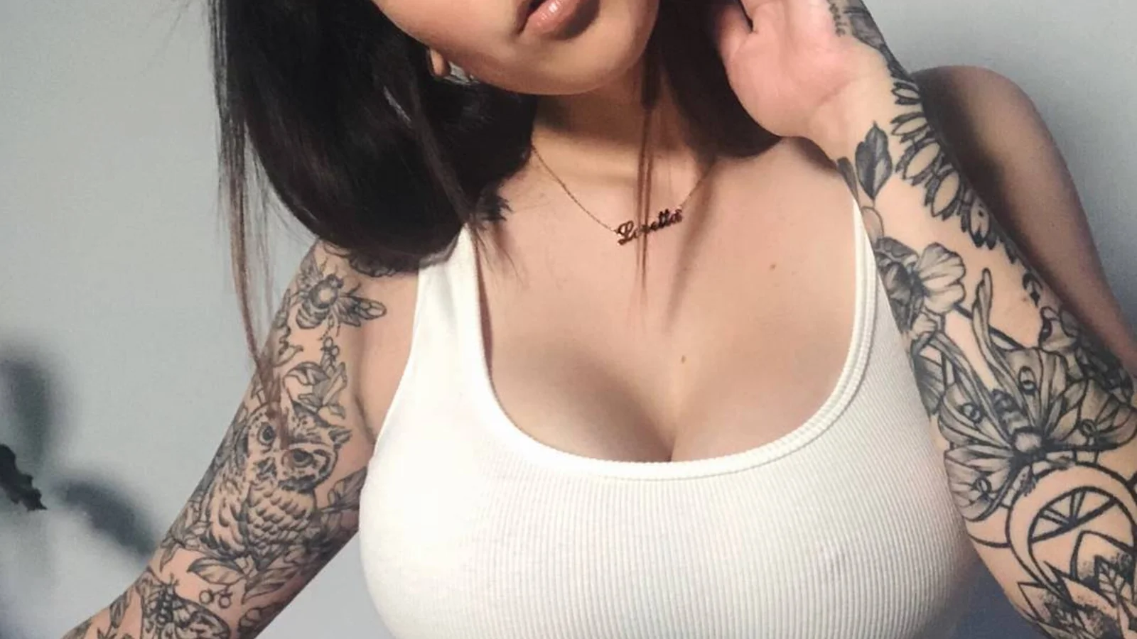 Big breast tattooed girl Loretta Rose