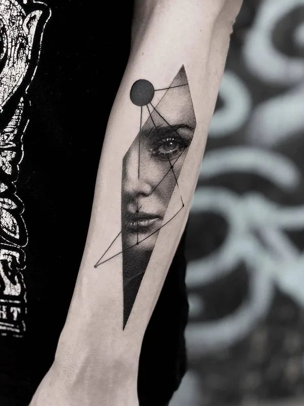 black and grey geometric tattoo auf forearm #23004 | Tätowierer Victor del Fueyo de la Torre