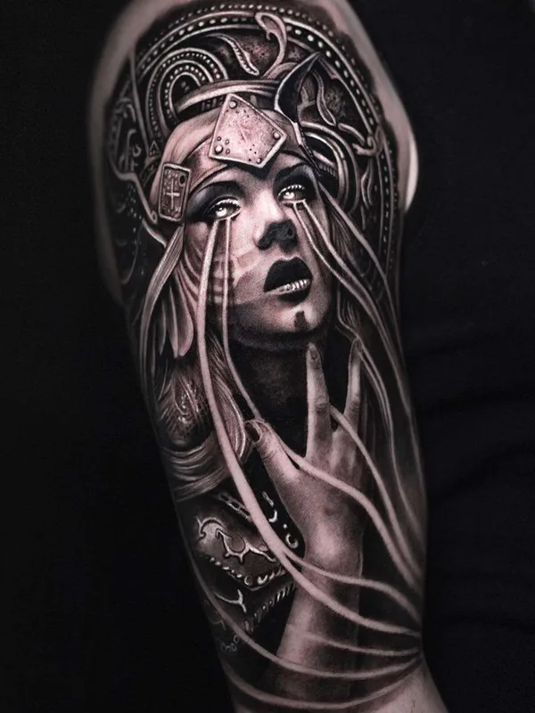 female black and grey realism татуировка на upper arm #22483 | Тату мастер Mumia