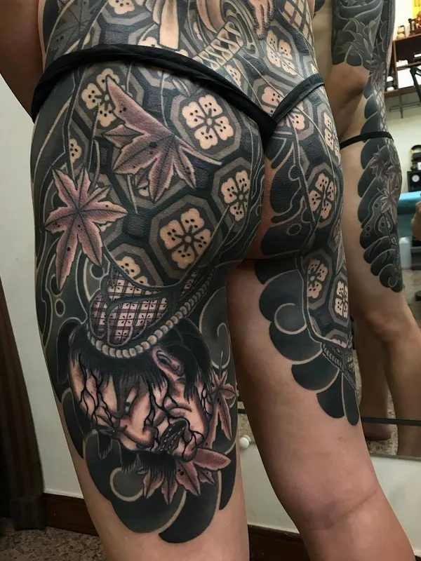 black and grey japanese tatouage sur thigh #22798 | Artiste tatoueur Diao Zuo