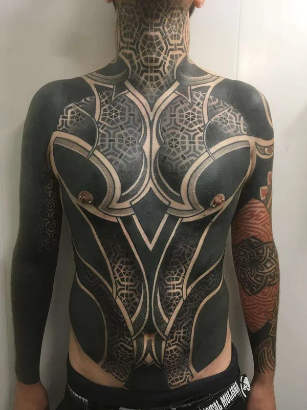 male black blackwork татуировка на full body #21526 | Тату мастер Pierluigi Deliperi