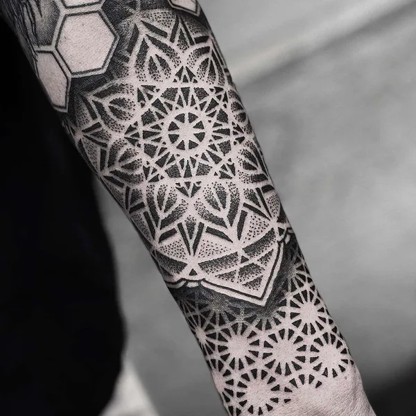 Dotwork tattoo by Caco Menegaz