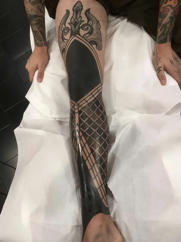 black blackwork татуировка на calf #21534 | Тату мастер Pierluigi Deliperi