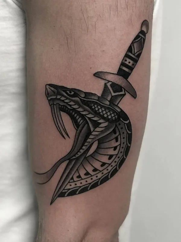 black and grey traditional tattoo on forearm #23575 | Tattoo Artist Javier Betancourt