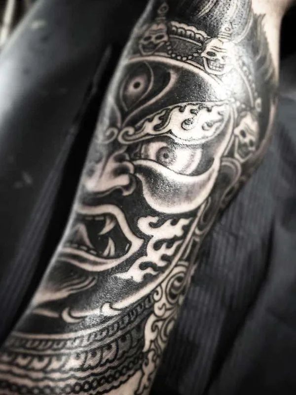 black blackwork tatouage sur forearm #22171 | Artiste tatoueur Jondix