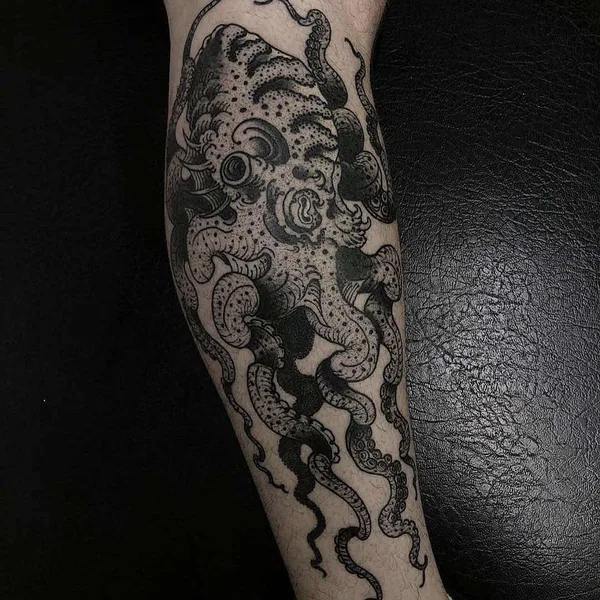 Dotwork tattoo by Henbo Henning