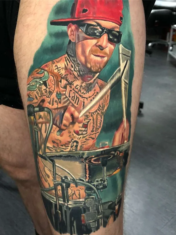 male color realism tatouage sur thigh #22556 | Artiste tatoueur Alex Rattray