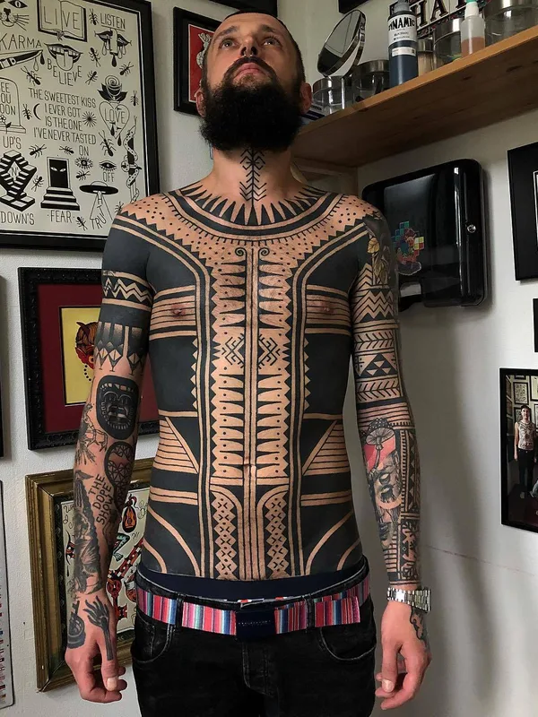 male black blackwork tattoo auf full body #23301 | Tätowierer Aivaras Lee
