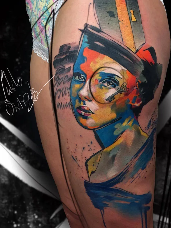 female color watercolor tatouage sur thigh #23343 | Artiste tatoueur Pablo Ortiz