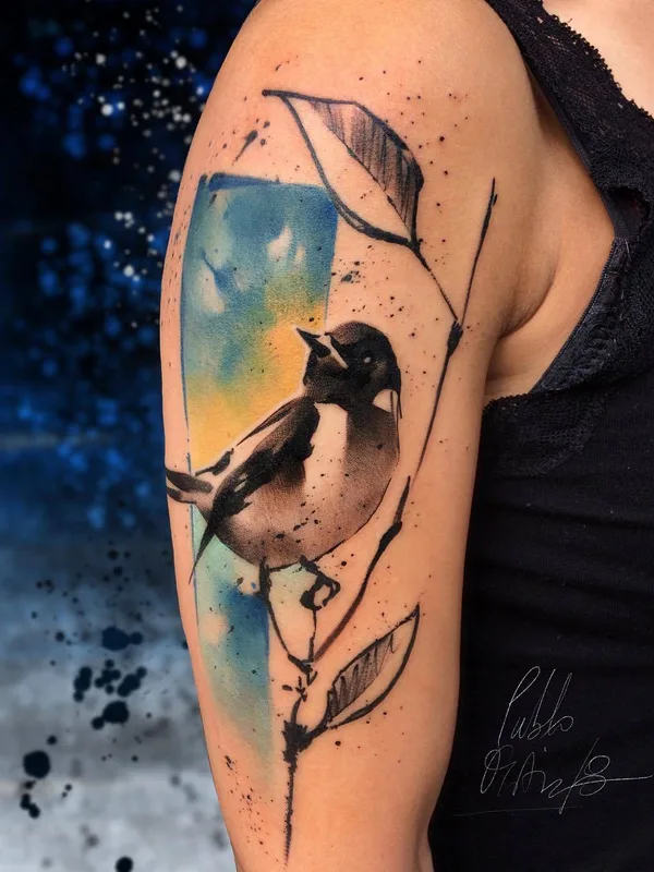 female color watercolor tatouage sur upper arm #23344 | Artiste tatoueur Pablo Ortiz