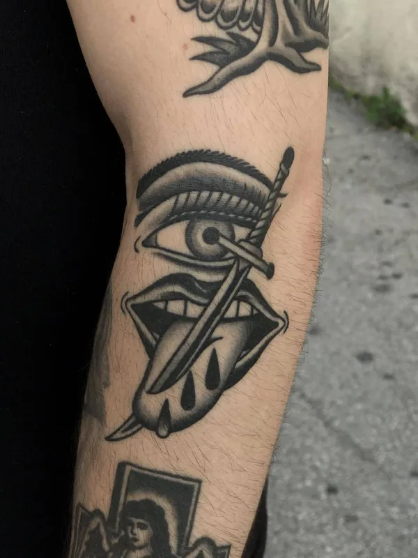 black and grey blackwork tattoo on forearm #23581 | Tattoo Artist Javier Betancourt