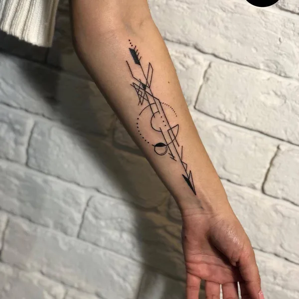 Linework tattoo by Kseniia Brykalova in Moscow
