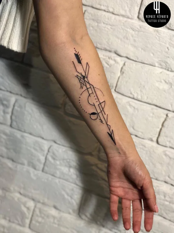 female black geometric татуировка на forearm #27239 | Тату мастер Kseniia Brykalova