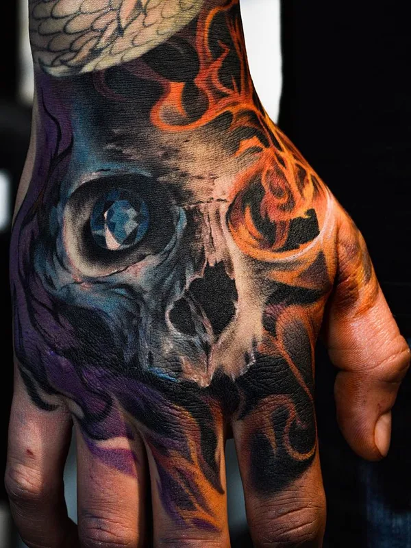 color realism tatouage sur hand #26916 | Artiste tatoueur Martin Sjöberg