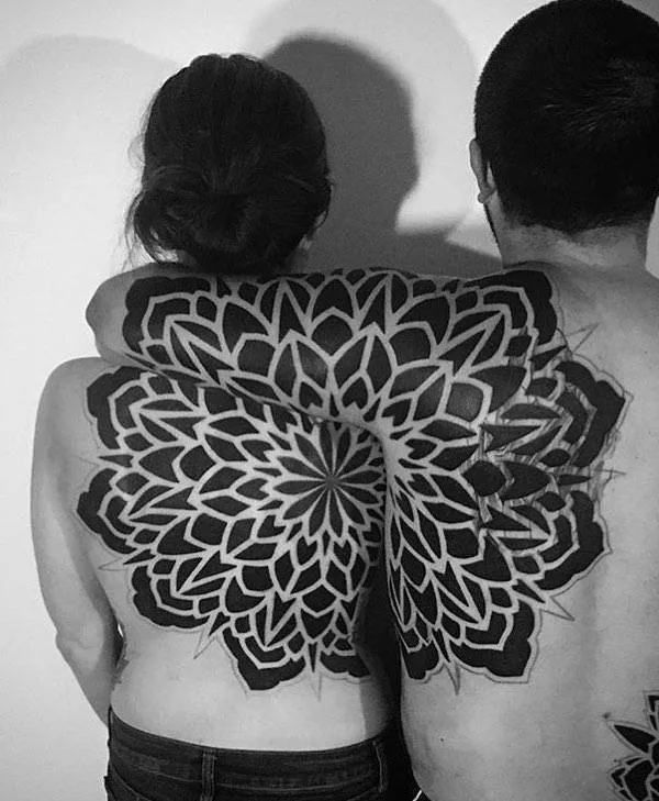 black blackwork tatuaje en full back #27083 | Tatuador Corey Divine