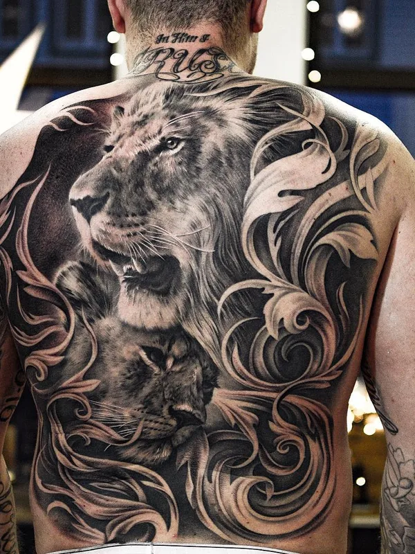 male black and grey realism tatouage sur full back #26924 | Artiste tatoueur Martin Sjöberg