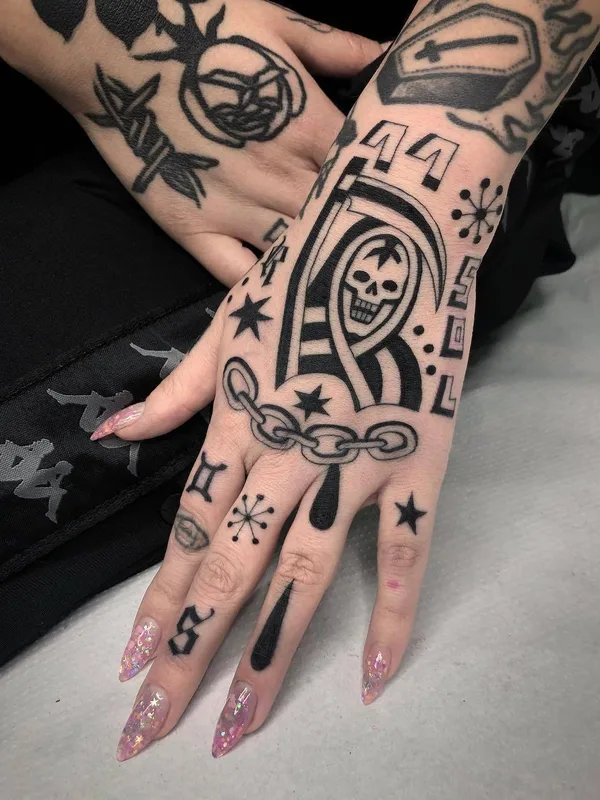 black blackwork tattoo on hand #26820 | Tattoo Artist Luxiano 31