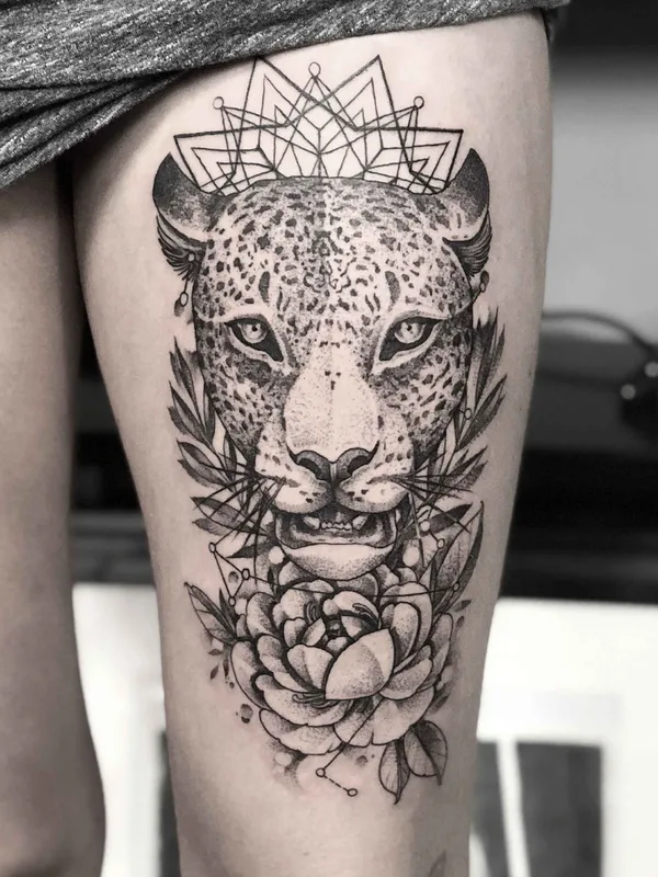 black and grey black and grey tatouage sur thigh #17814 | Artiste tatoueur Taras Shtanko