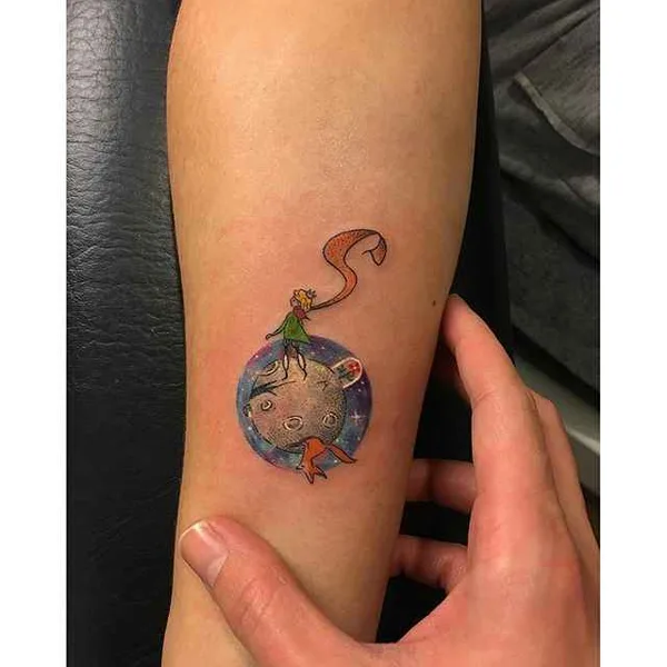 Graphic tattoo by Eva Krbdk in Istanbul