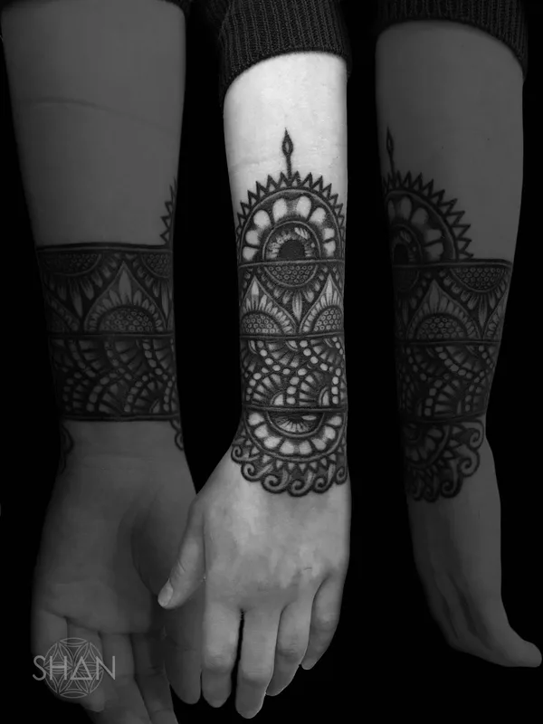 black and grey ornamental татуировка на forearm #22762 | Тату мастер Andrey Shishebarov