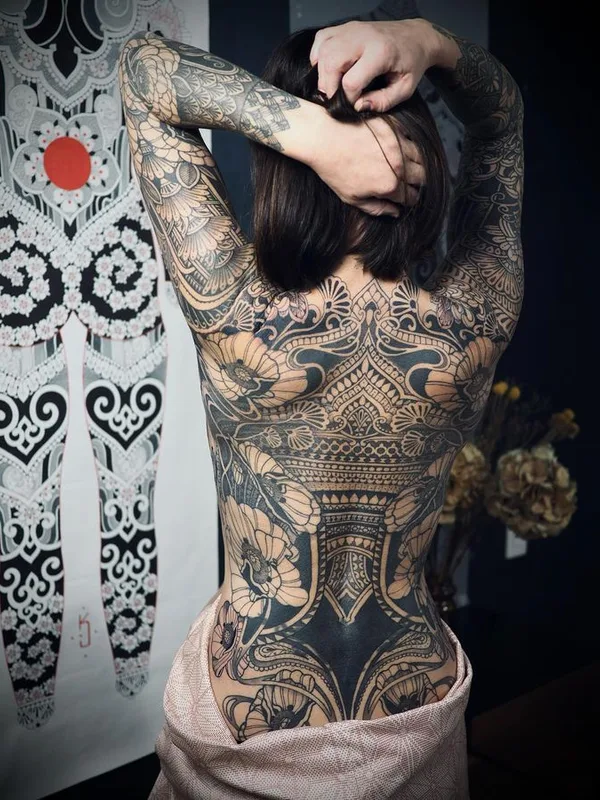 Ornamental tattoo by Caroline Karenine_ttt