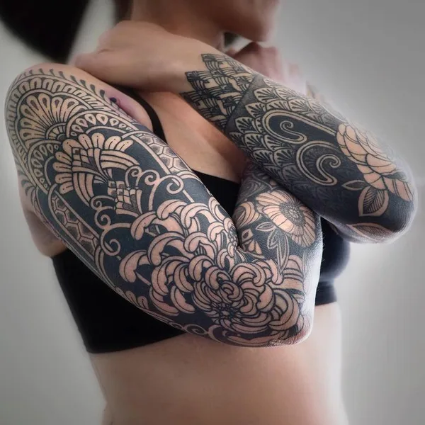 Ornamental tattoo by Caroline Karenine_ttt