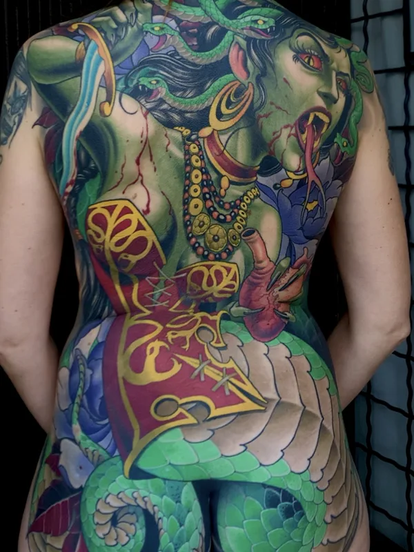 female color illustrative tattoo auf full back #75743 | Tätowierer Peter Lagergren