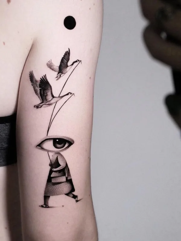 female black and grey illustrative tatouage sur upper arm #75817 | Artiste tatoueur Matteo Nangeroni