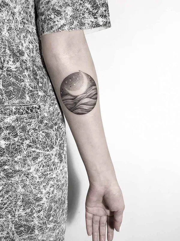 female black and grey blackwork татуировка на forearm #19922 | Тату мастер Инесса Кравец